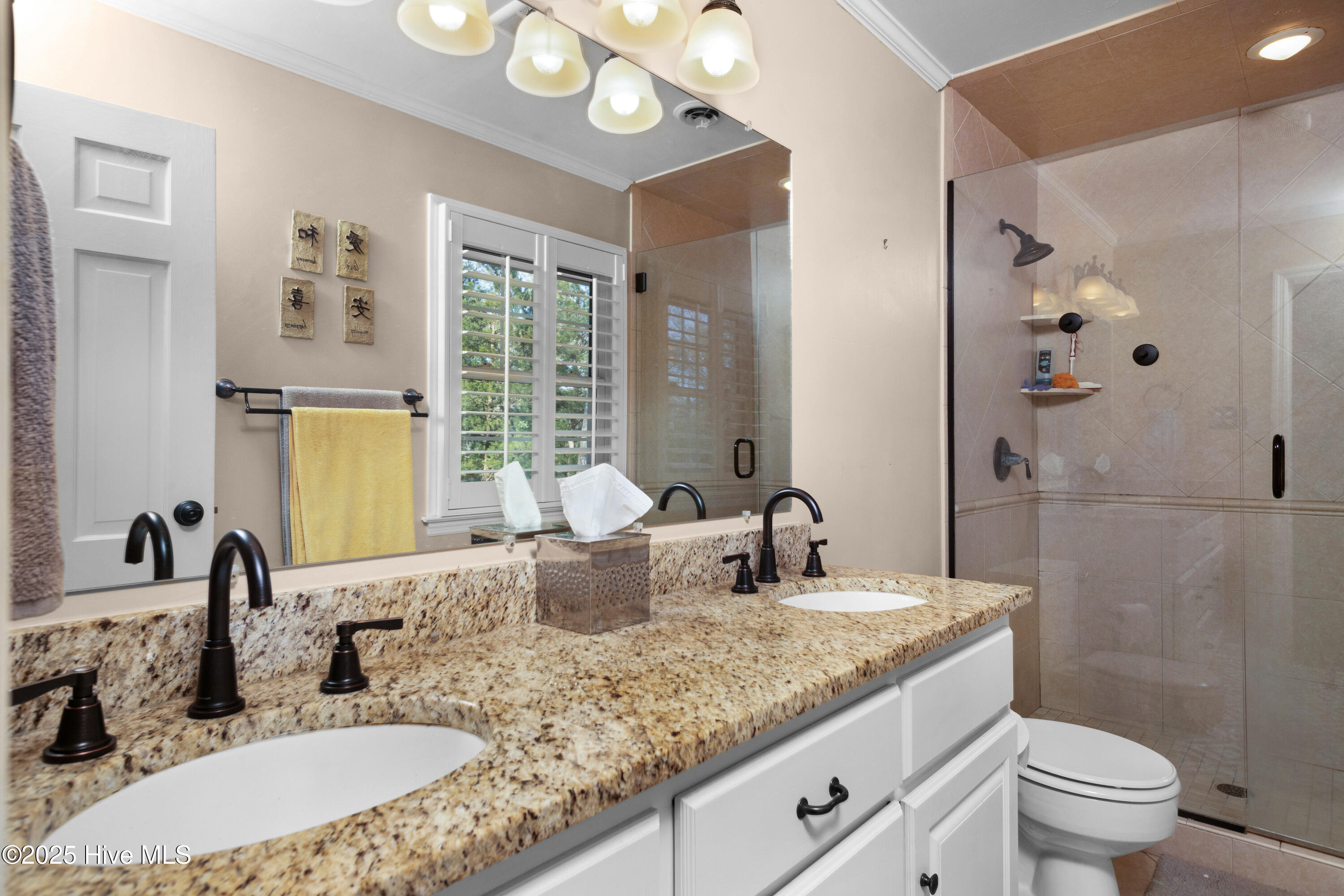 3607 Fox Chase Road New Bern, NC 28562 - Photo 15 of 40 Owners Bathroom