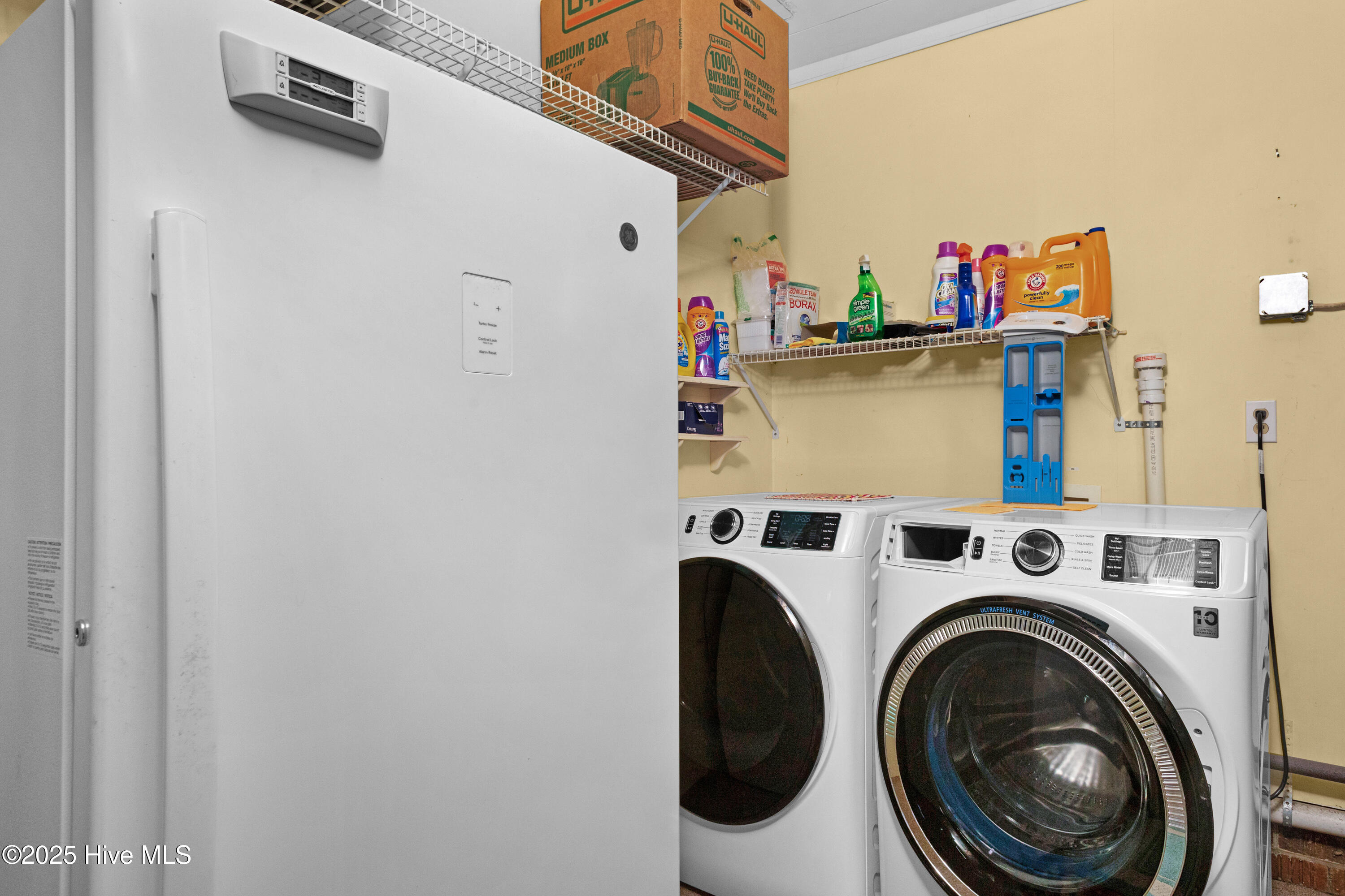3607 Fox Chase Road New Bern, NC 28562 - Photo 21 of 40 Laundry Room