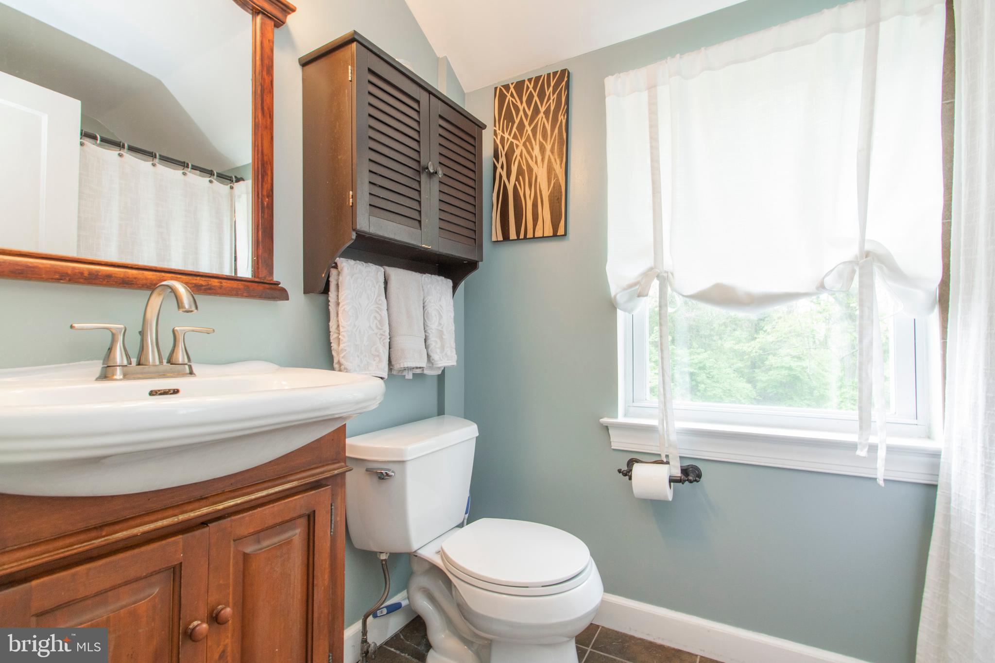 603 Paper Mill Road Oreland, PA 19075 - Photo 20 of 23 2nd floor bathroom