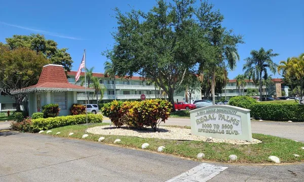 $95,000 | 3000 Springdale Boulevard, Unit V207, Palm Springs, FL 33461