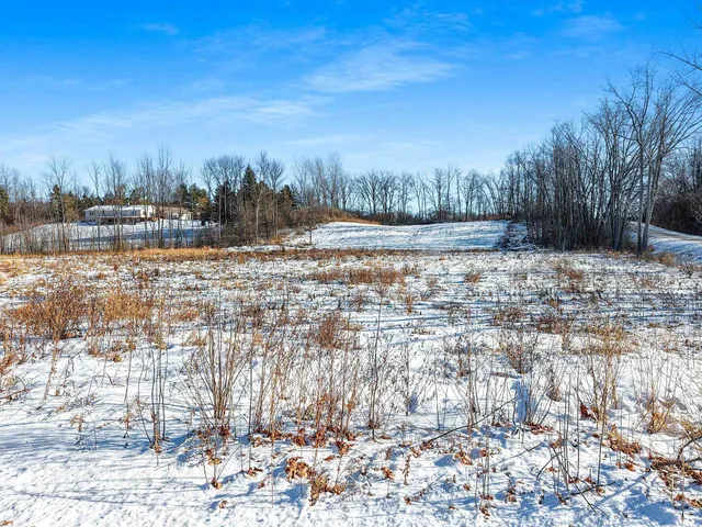 $265,000 | Sun N Surf Drive, Unit 3, Luxemburg, WI 54217