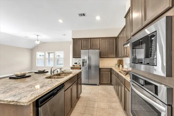 $2,450 | 7036 Terra Lane, Manvel, TX 77578