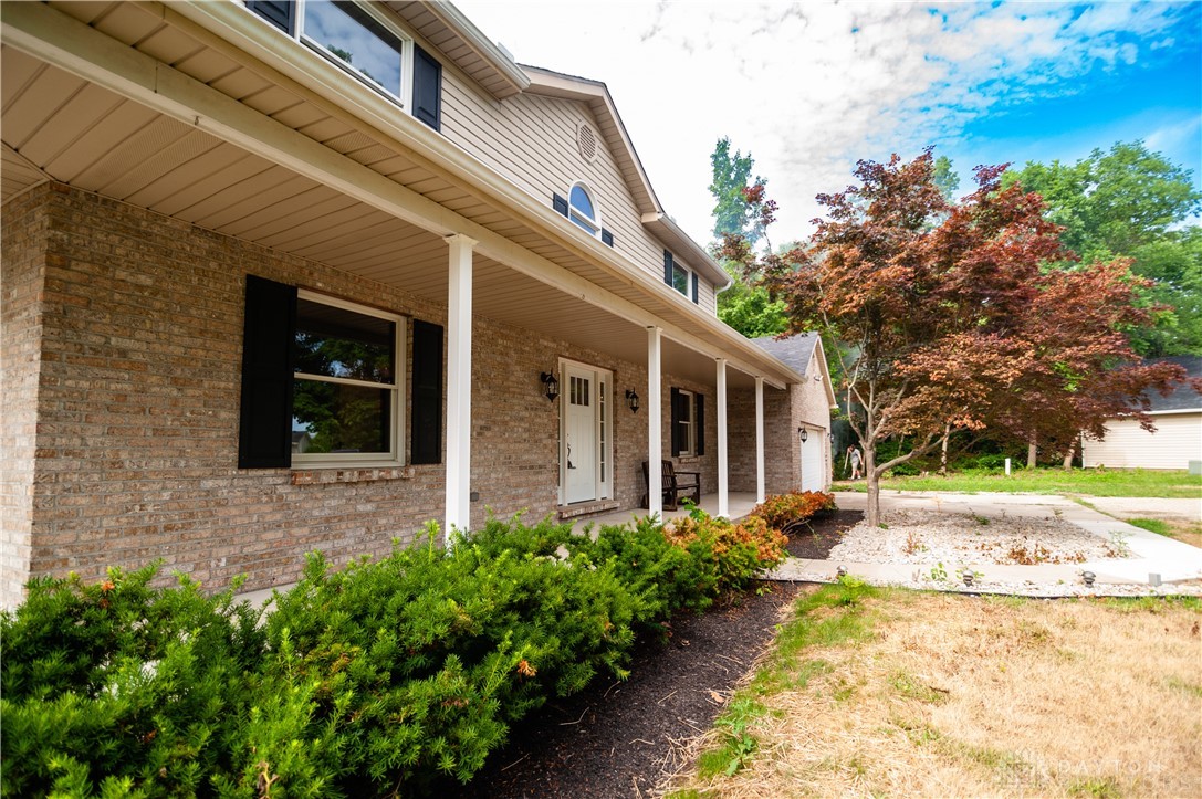 8541 Bunnell Hill Road Springboro, OH 45066 - Photo 2 of 42 Gallery Image 2