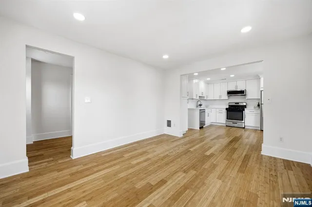 $3,800 | 136 7th Avenue, Unit 2, Westwood, NJ 07675