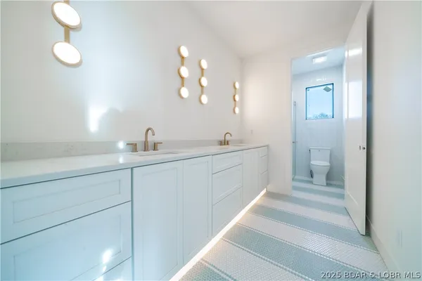 $6,699,000 | 2 A Casas Del Lago Osage Beach, Osage Beach, MO 65065