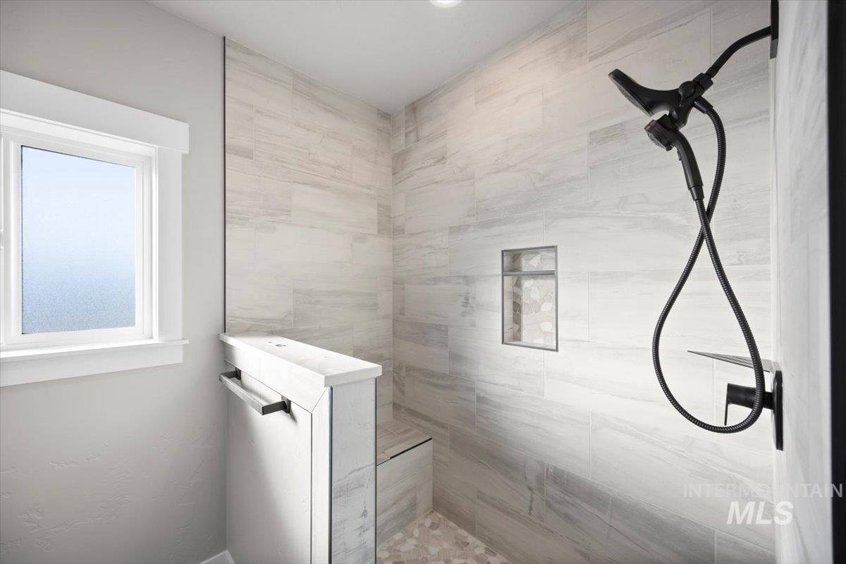 103 Ash Street Parma, ID 83660 - Photo 15 of 22 Bathroom with a walk in shower