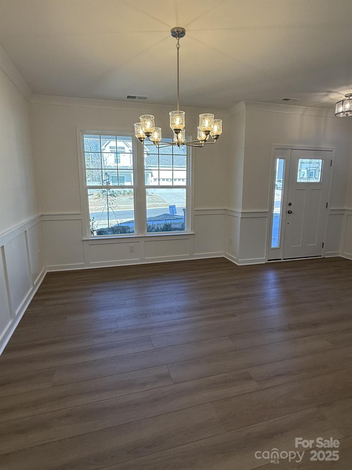 11112 Lochmere Road Charlotte, NC 28278 - Photo 4 of 18 Gallery Image 4
