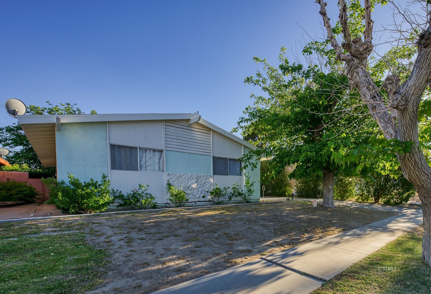 515 Vera Avenue Ridgecrest, CA 93555 - Photo 2 of 30