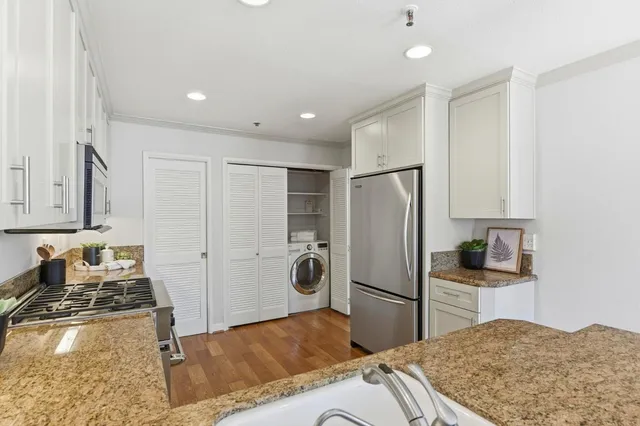 $1,949,000 | 95 Church Street, Unit 2301, Los Gatos, CA 95030