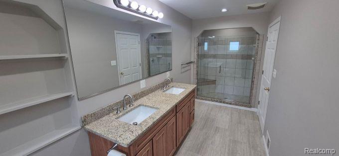 2751 Mann Road Waterford, MI 48329 - Photo 32 of 54 32.jpg