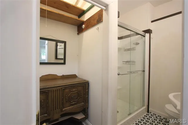 $1,700 | 7028 Glades Avenue, St. Louis, MO 63117