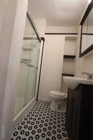 $1,700 | 7028 Glades Avenue, St. Louis, MO 63117