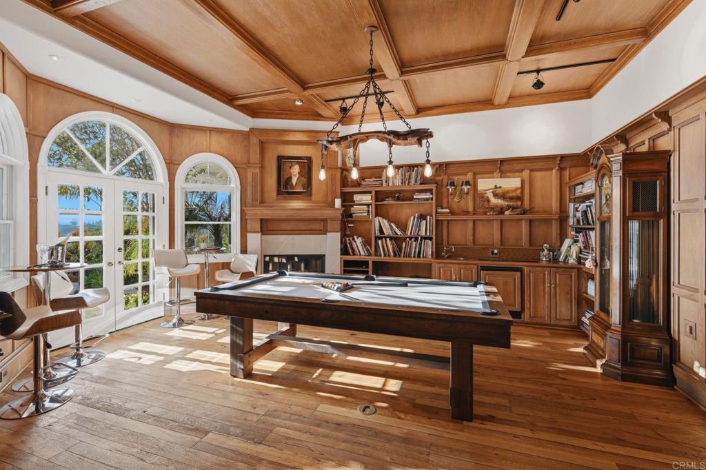 4248 Citrus Drive Fallbrook, CA 92028 - Photo 22 of 71 a view of a livingroom with furniture window and wooden floor