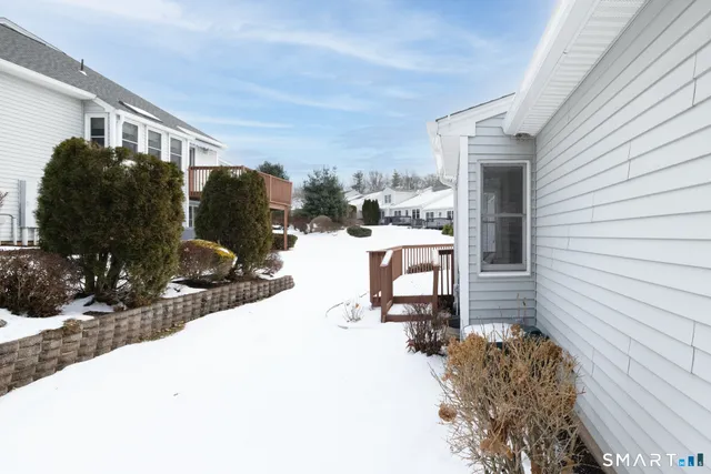 $389,000 | 951 Sweetheart Path, Unit 951, Southington, CT 06489