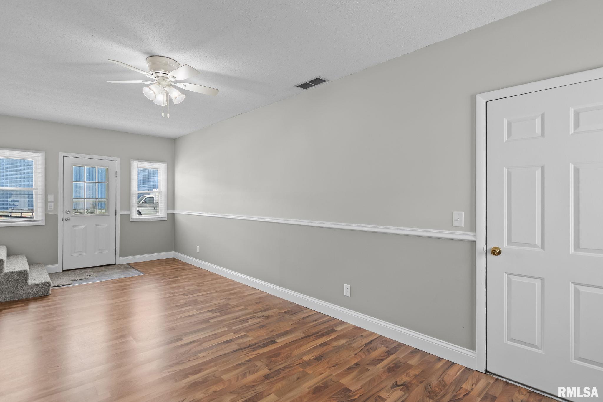 102 South State Street Chatham, IL 62629 - Photo 6 of 38