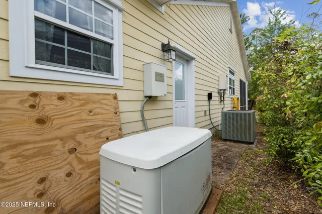 a view of yard with seating area