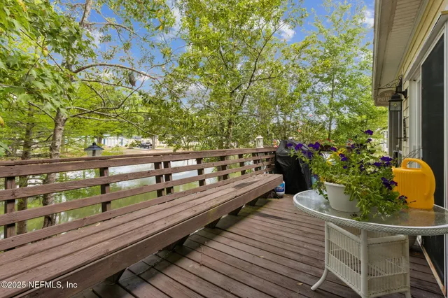 a view of a pathway with a yard