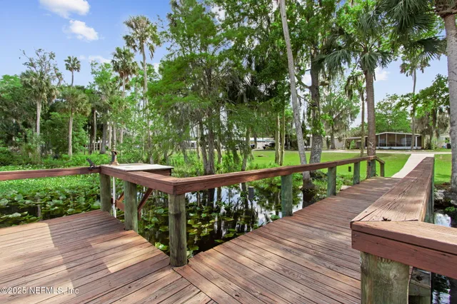 $295,000 | 164 Lake Margo Drive, Satsuma, FL 32189