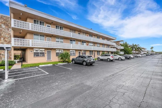 $170,000 | 5095 Bay Street Northeast, Unit 107, St. Petersburg, FL 33703