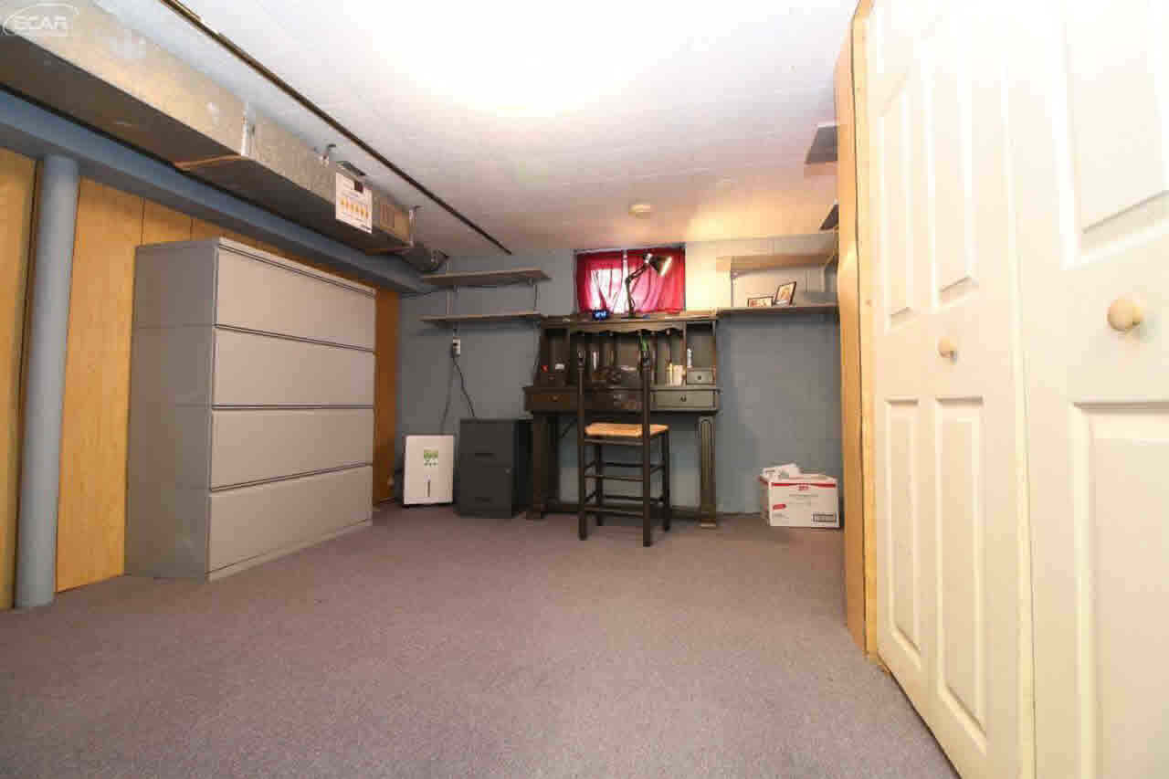 12164 Davison Road Davison, MI 48423 - Photo 27 of 29 21385503-26.JPG