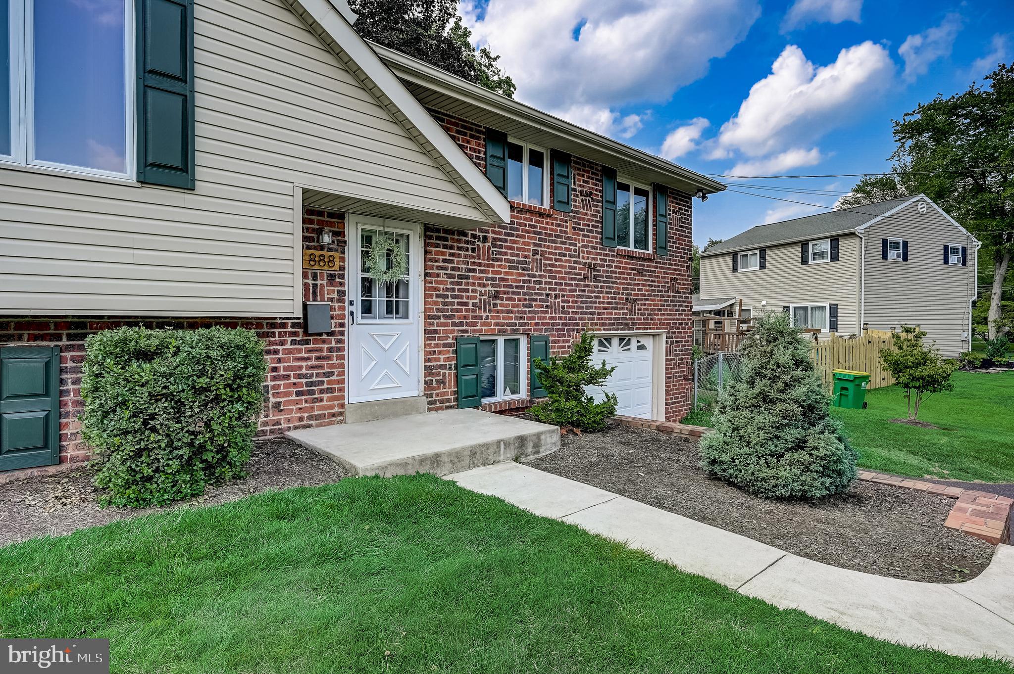 888 Stallion Road Warrington, PA 18976 - Photo 4 of 42 Gallery Image 4