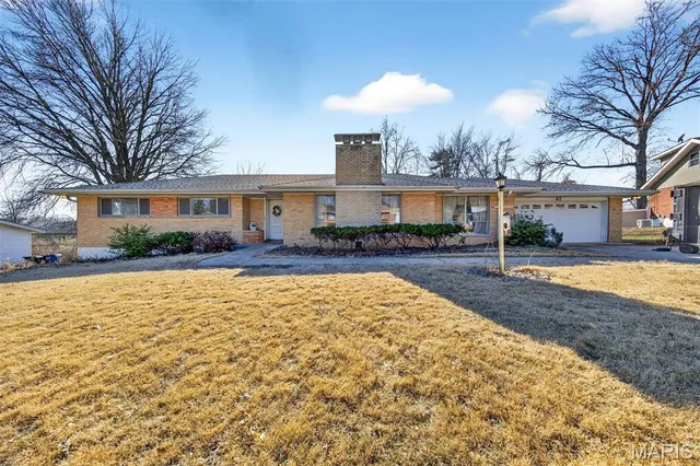$200,000 | 62 Harneywold Drive, St. Louis, MO 63136