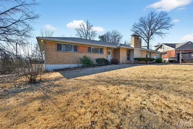 $200,000 | 62 Harneywold Drive, St. Louis, MO 63136