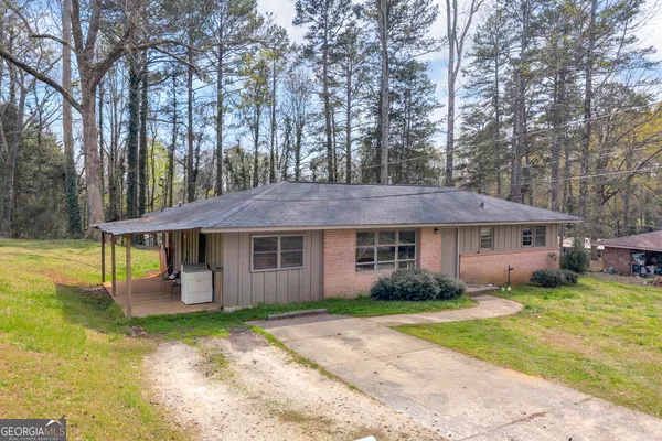 $215,000 | 39 Meadowbrook Drive, Toccoa, GA 30577