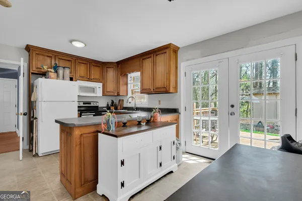 $215,000 | 39 Meadowbrook Drive, Toccoa, GA 30577