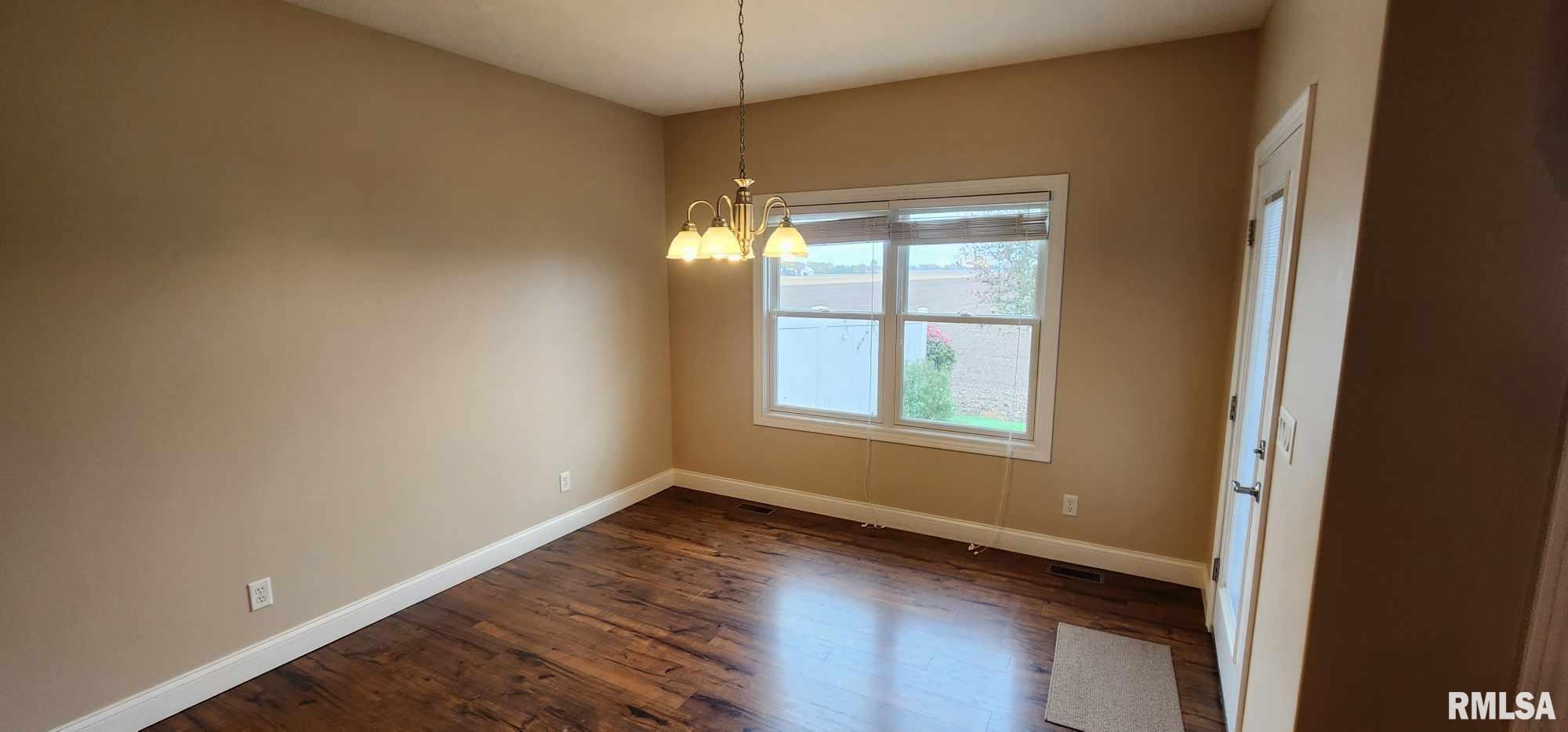 2702 Johnathan Place Springfield, IL 62711 - Photo 16 of 38