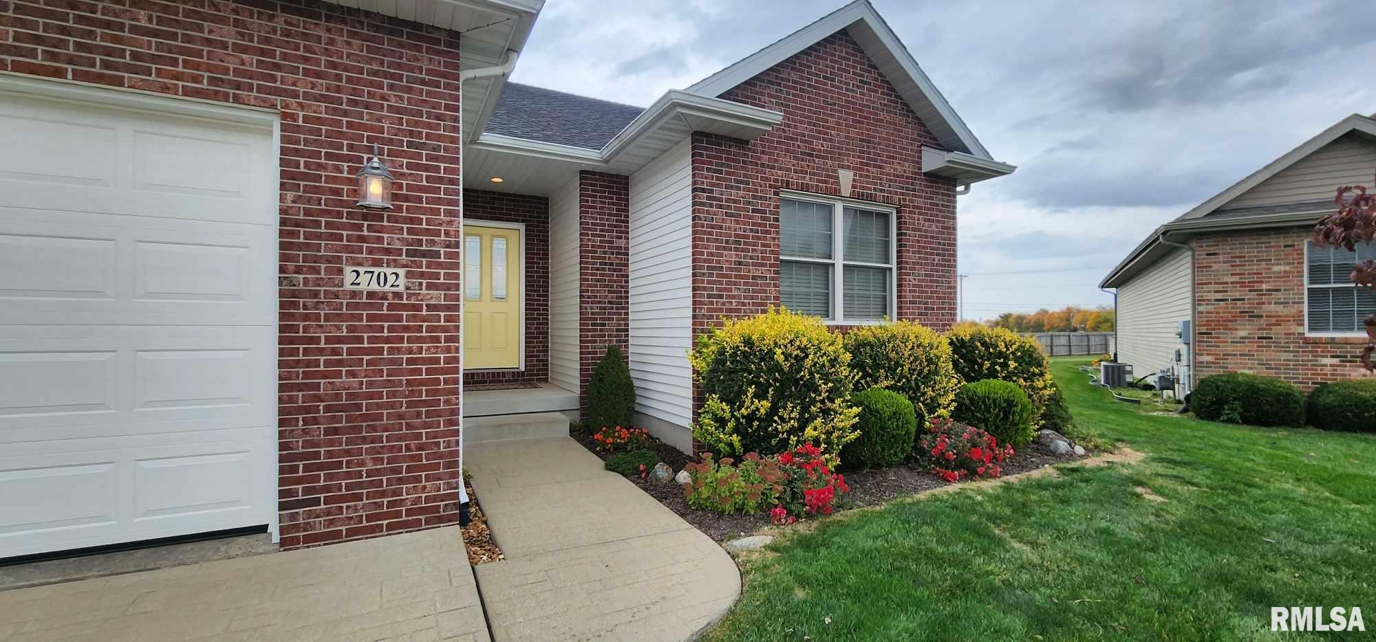 2702 Johnathan Place Springfield, IL 62711 - Photo 2 of 38