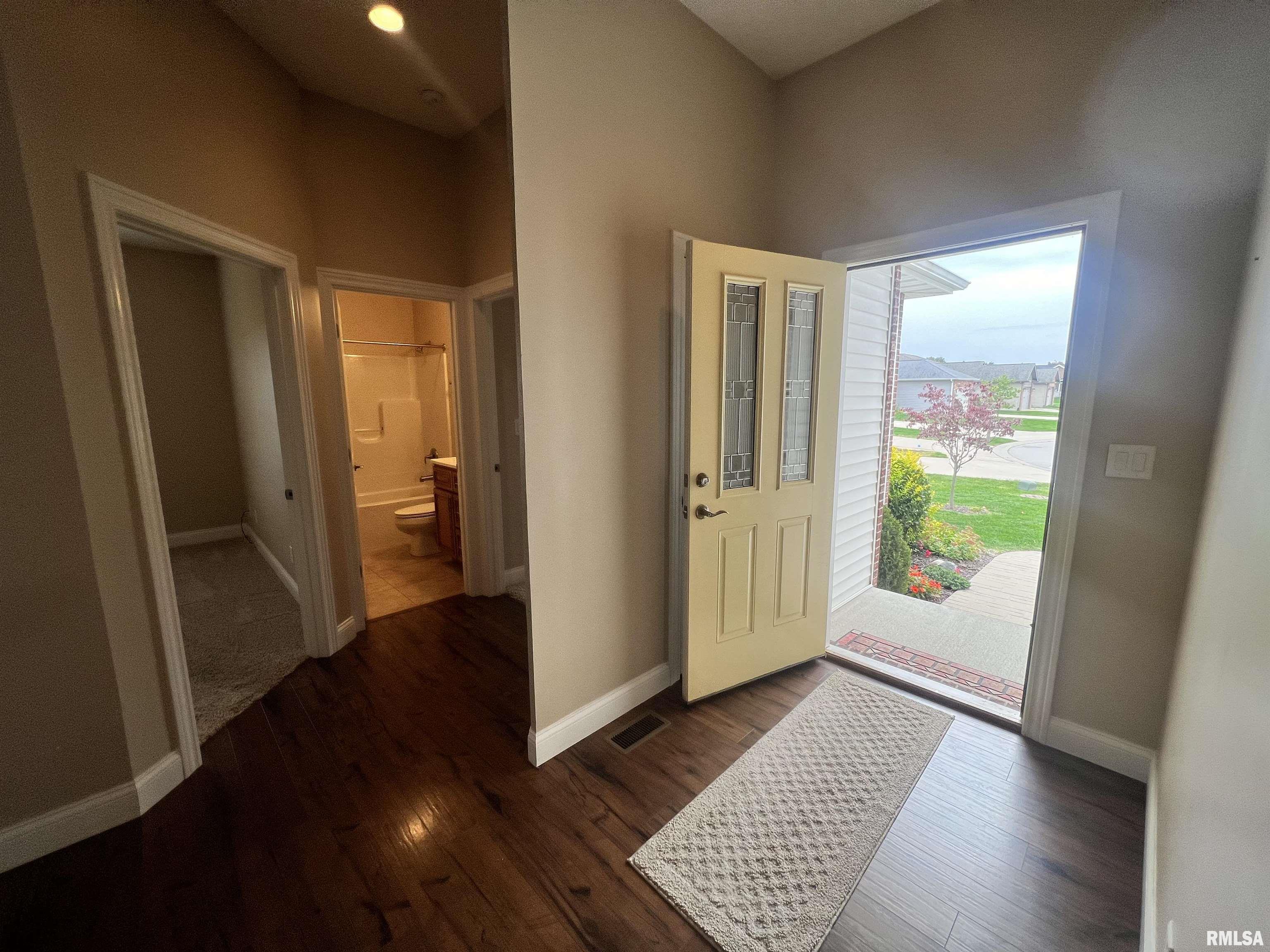 2702 Johnathan Place Springfield, IL 62711 - Photo 4 of 38