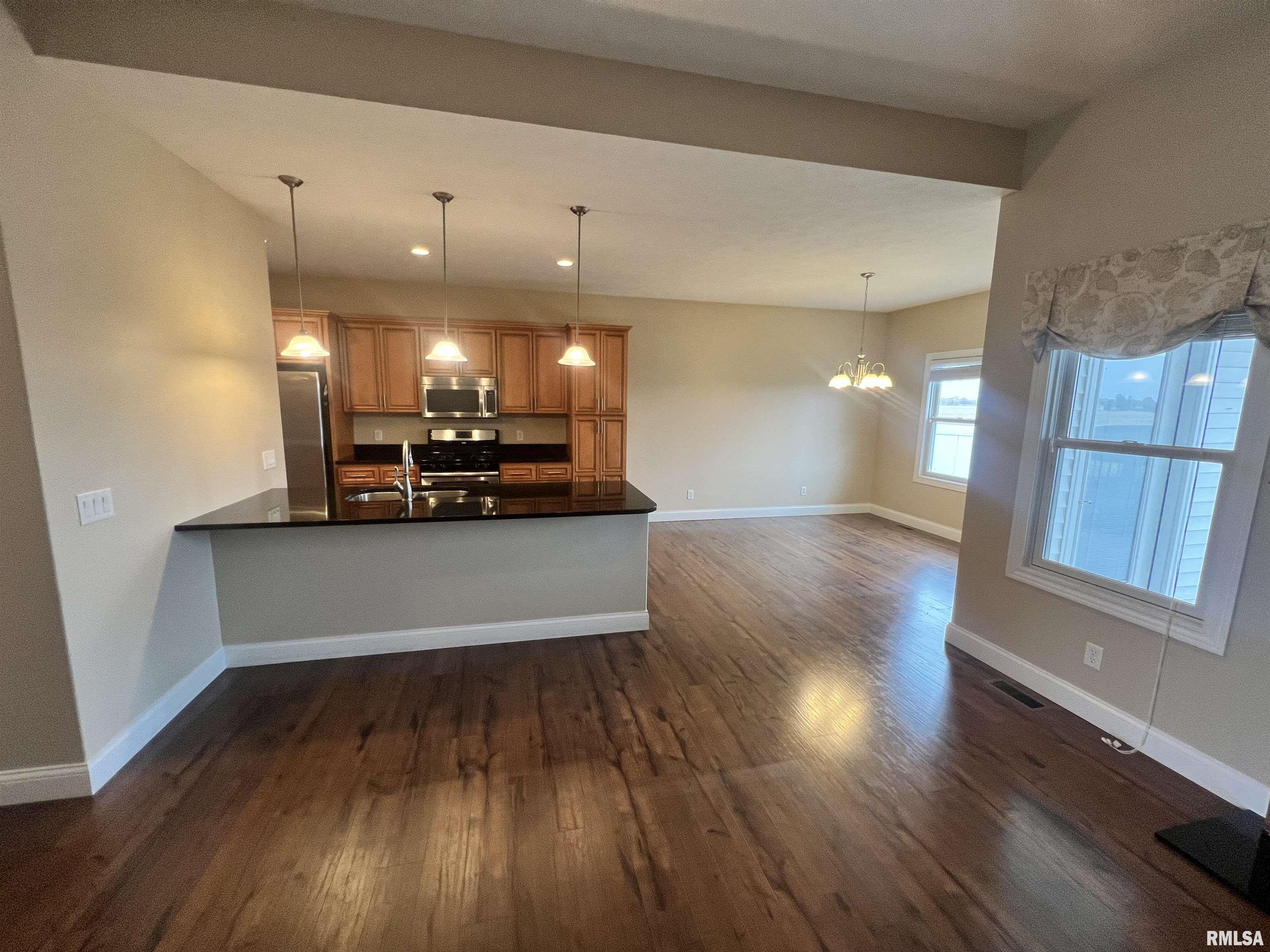 2702 Johnathan Place Springfield, IL 62711 - Photo 8 of 38