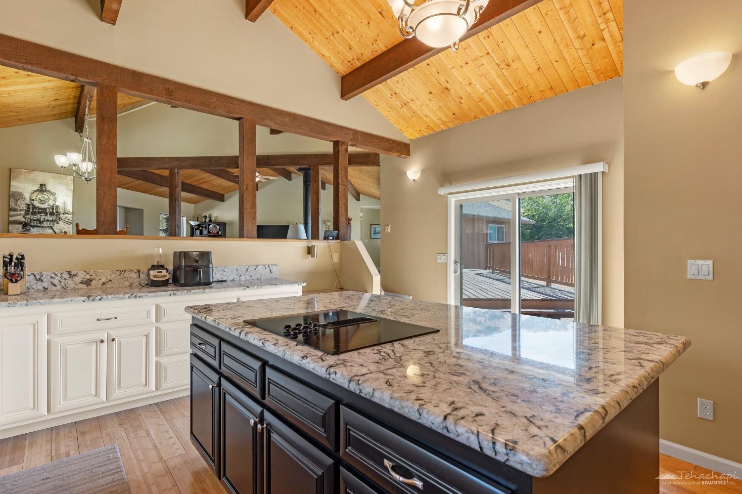 25400 Bear Valley Road Tehachapi, CA 93561 - Photo 14 of 50 Gallery Image 14