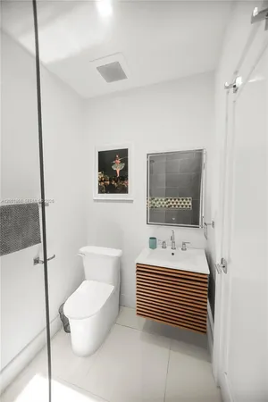 $3,000 | 733 Michigan Avenue, Unit 5, Miami Beach, FL 33139