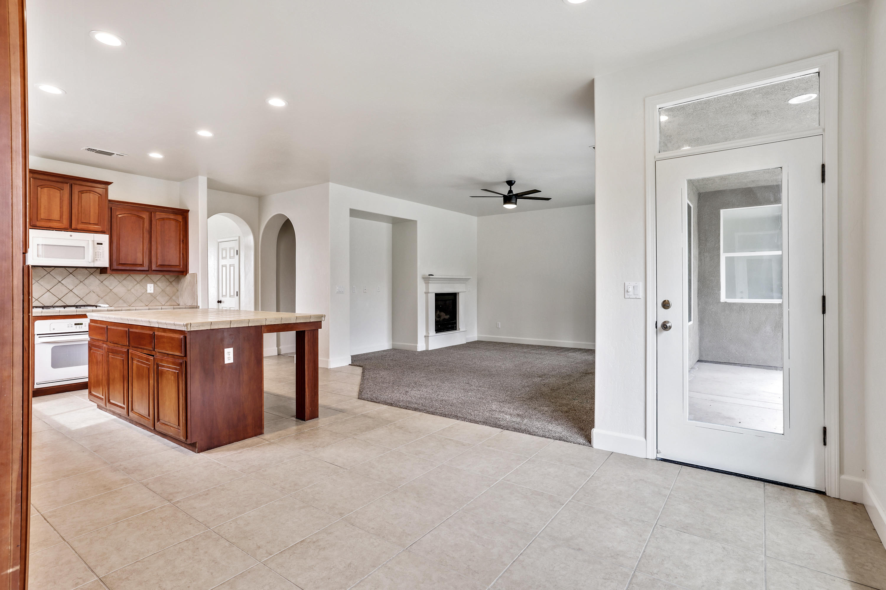 346 Martin Street Tulare, CA 93274 - Photo 14 of 33 d50a6615-d50a6617