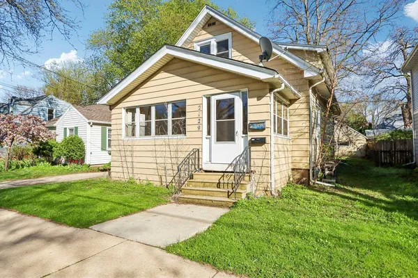 $285,000 | 2129 East Johnson Street, Madison, WI 53704