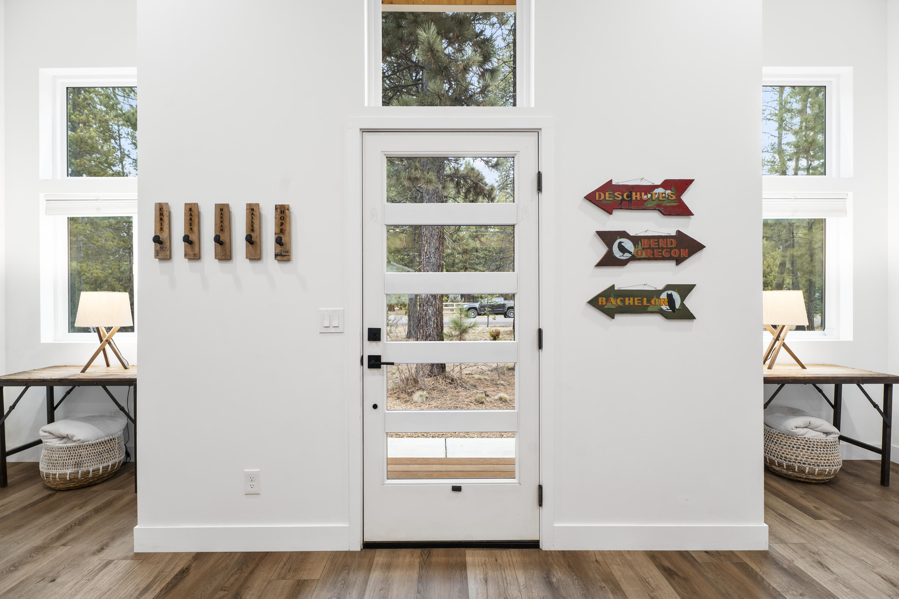 17133 Norwalk Road Bend, OR 97707 - Photo 21 of 58 13-Entry
