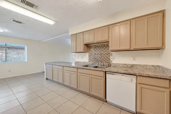 $1,875 | 15811 Pfeiffer Drive, Houston, TX 77082