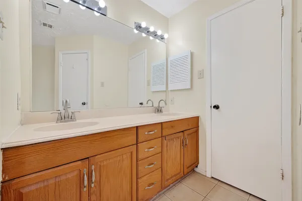 $1,875 | 15811 Pfeiffer Drive, Houston, TX 77082