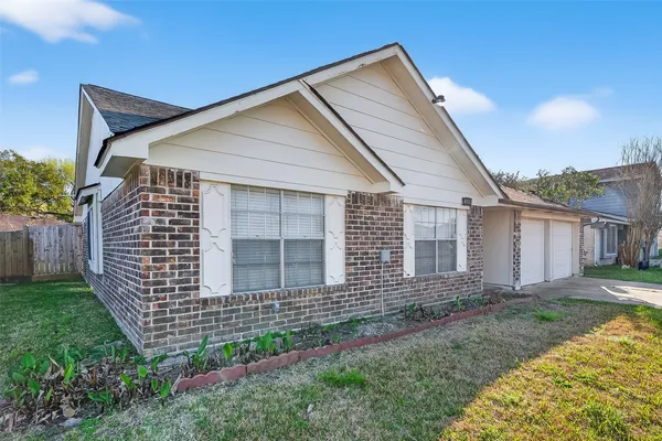 $1,875 | 15811 Pfeiffer Drive, Houston, TX 77082