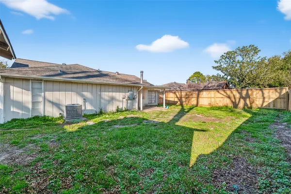 $1,875 | 15811 Pfeiffer Drive, Houston, TX 77082