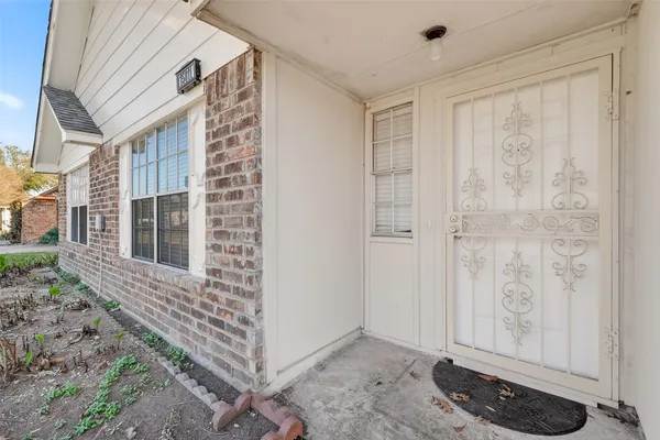 $1,875 | 15811 Pfeiffer Drive, Houston, TX 77082