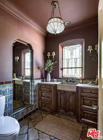 $6,297,000 | 2250 North Berendo Street, Los Angeles, CA 90027