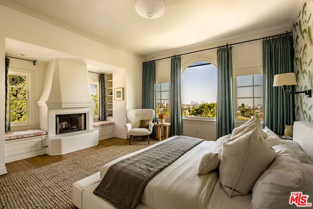 $6,297,000 | 2250 North Berendo Street, Los Angeles, CA 90027