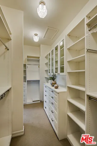 $6,297,000 | 2250 North Berendo Street, Los Angeles, CA 90027