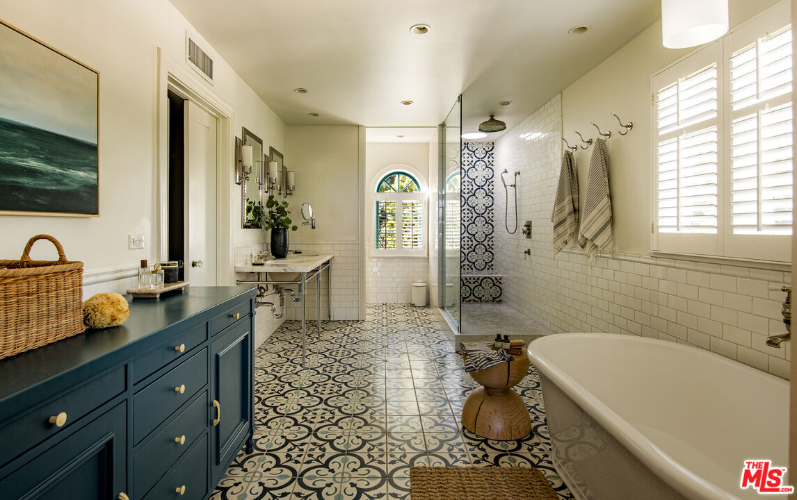 2250 North Berendo Street Los Angeles, CA 90027 - Photo 31 of 64