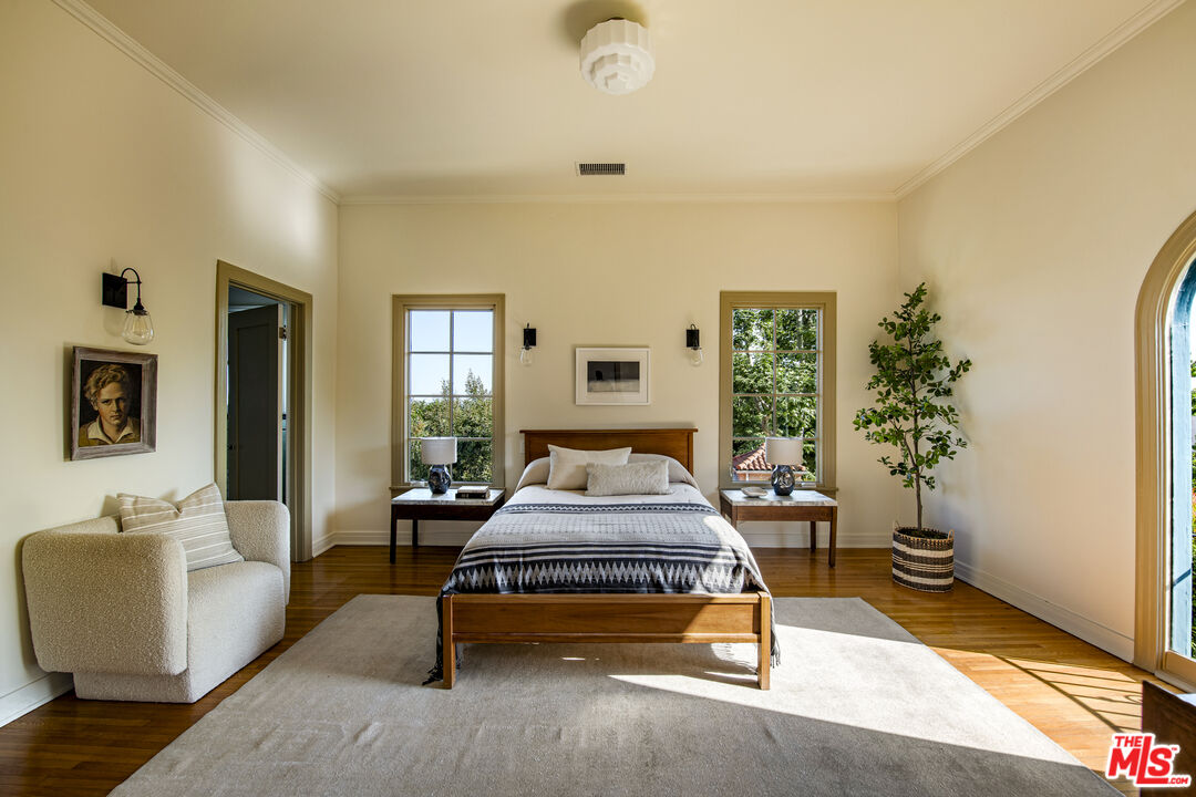 2250 North Berendo Street Los Angeles, CA 90027 - Photo 40 of 64