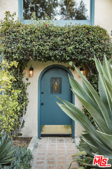 2250 North Berendo Street Los Angeles, CA 90027 - Photo 46 of 64