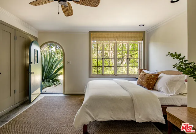 $6,297,000 | 2250 North Berendo Street, Los Angeles, CA 90027